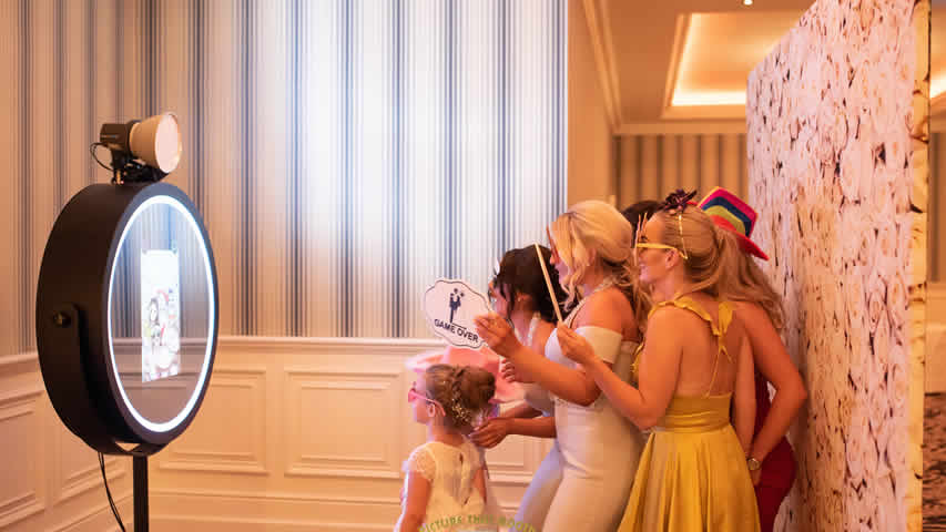 Mirror photo booth hire