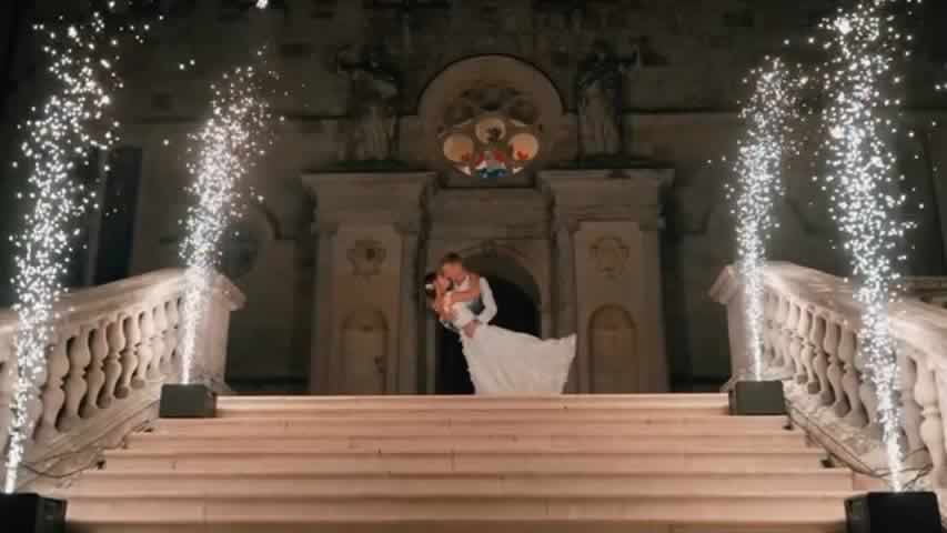 Lulworth Castle wedding sparks effect on the venue steps
